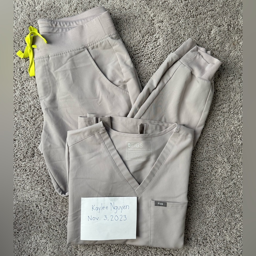 FIGS Slate jogger set